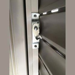 Segurança lateral com mola